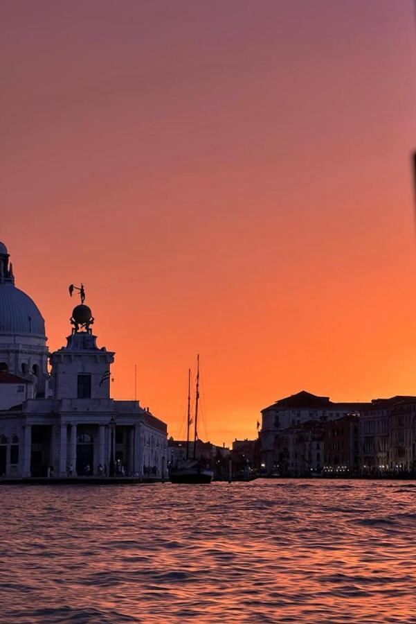 Ca' Yvonne Alloggio A Lido de Venecia Exterior foto